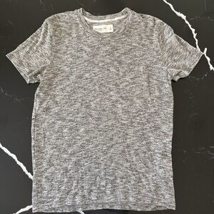 Abercrombie & Fitch Gray Short Sleeve Tee